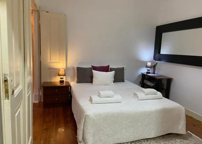 Anglesh Located Near The Centre Πανσιόν