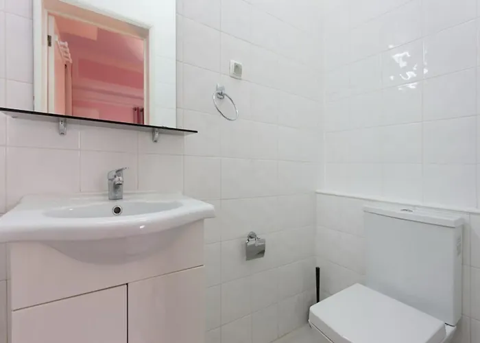 Anglesh Located Near The Centre Lisboa